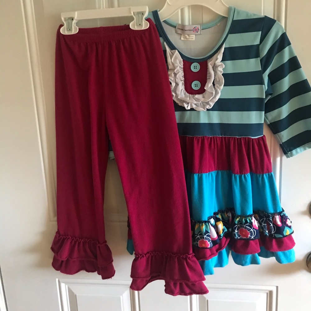 Adorable, ruffles matching girls set - size 6